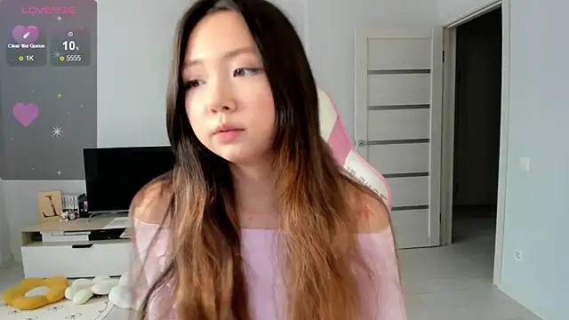 Fluffy Rose online show from April 7, 3:19 am