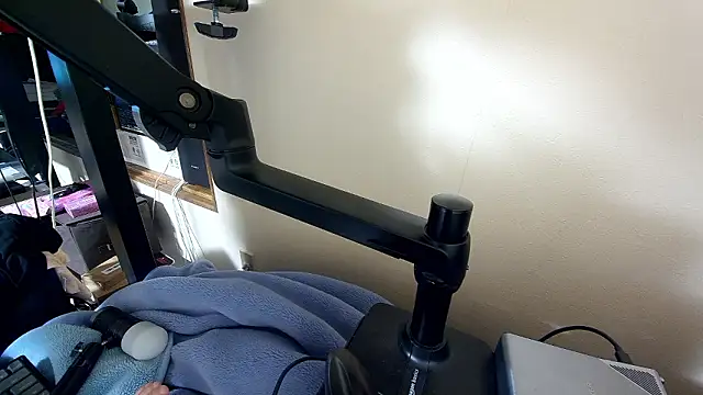 Snapshot of dick-penisu102 chatting on February 24, 6:42 pm dick-penisu102 online show from February 24, 6:42 pm