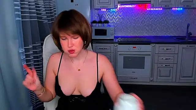 Snapshot of mirrorofsoul chatting on February 15, 5:09 am mirrorofsoul online show from February 15, 5:09 am