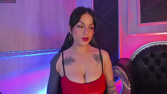 Snapshot of MeganDraco_ chatting on June 13, 12:58 pm MeganDraco online show from June 13, 12:58 pm