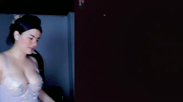 Snapshot of Tamaraa_wet chatting on July 4, 3:46 am Tamaraa wet online show from July 4, 3:46 am