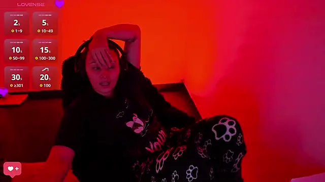 bonnie moon  online show from March 27, 8:21 pm