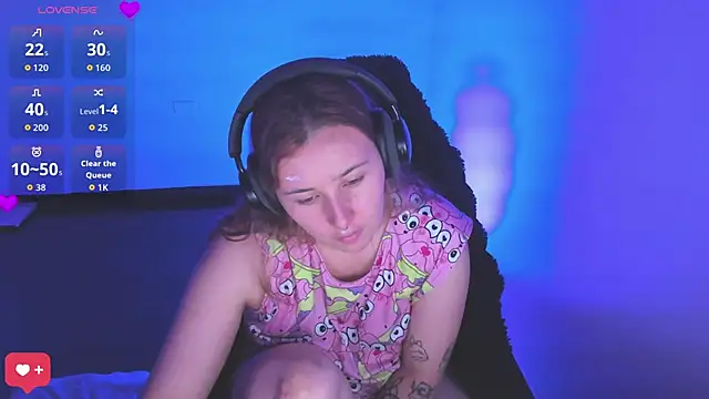 bonnie moon  online show from March 19, 10:43 pm