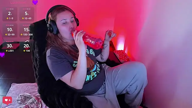 bonnie moon  online show from March 7, 6:35 pm