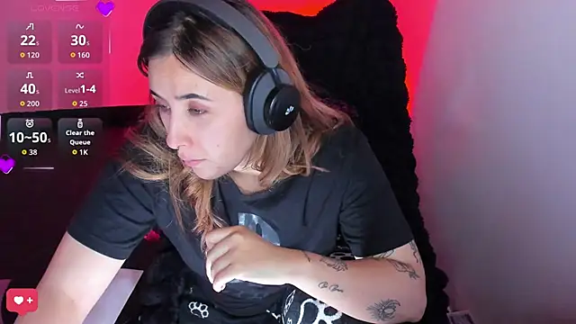 bonnie moon  online show from February 11, 9:36 pm