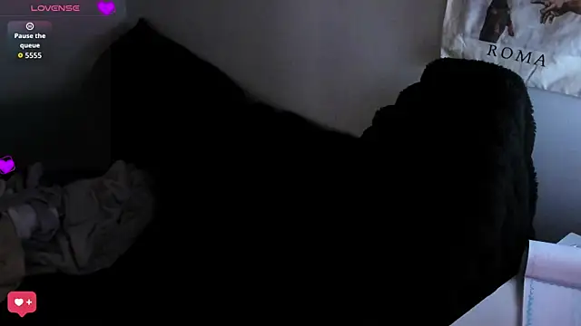 bonnie moon  online show from May 31, 8:09 pm