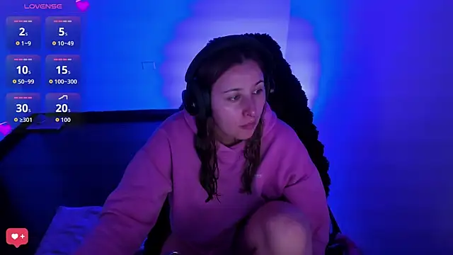 bonnie moon  online show from March 26, 4:27 pm