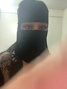 Snapshot of mari_layali chatting on June 7, 1:00 am mari layali online show from June 7, 1:00 am