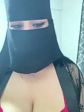 Snapshot of mari_layali chatting on June 11, 12:01 am mari layali online show from June 11, 12:01 am