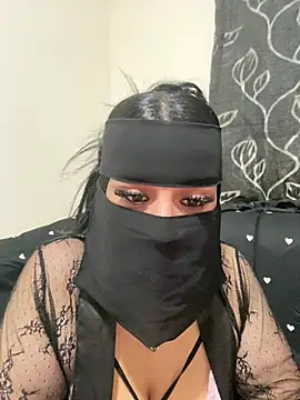 Snapshot of mari_layali chatting on July 16, 10:40 pm mari layali online show from July 16, 10:40 pm