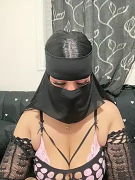 Snapshot of mari_layali chatting on June 17, 8:30 pm mari layali online show from June 17, 8:30 pm