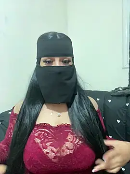 Snapshot of mari_layali chatting on July 17, 10:18 pm mari layali online show from July 17, 10:18 pm
