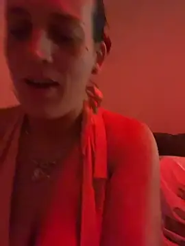 Haleytightlips1986 online show from April 10, 3:35 am