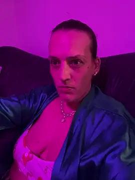 Haleytightlips1986 online show from March 31, 10:45 pm