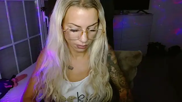 JuicyJanexo online show from May 20, 5:15 am