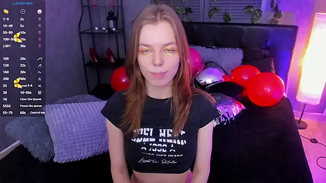 Snapshot of Tina_Tayllor chatting on February 19, 2:33 pm Tina Tayllor online show from February 19, 2:33 pm