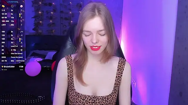 Snapshot of Tina_Tayllor chatting on March 3, 6:56 pm Tina Tayllor online show from March 3, 6:56 pm