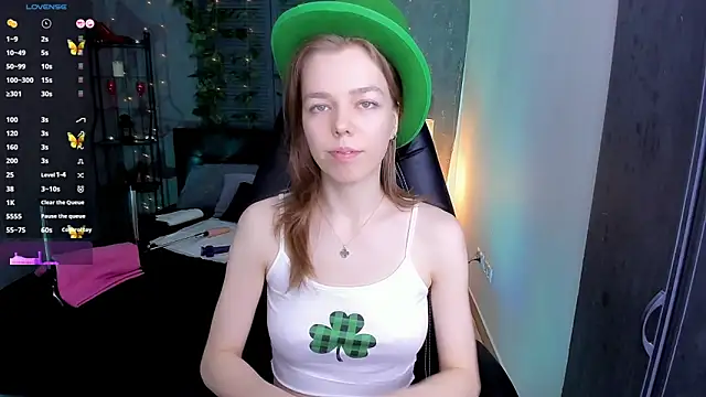 Snapshot of Tina_Tayllor chatting on March 18, 5:33 pm Tina Tayllor online show from March 18, 5:33 pm