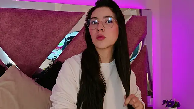 Susa1userma  online show from April 8, 11:33 am