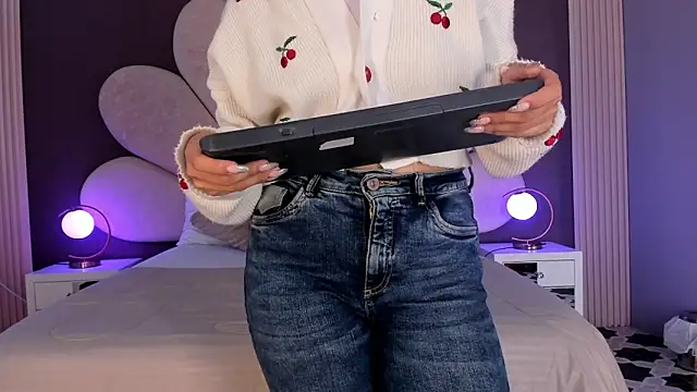 Susa1userma  online show from April 16, 11:44 am