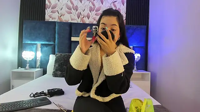 Susa1userma  online show from January 9, 11:17 am