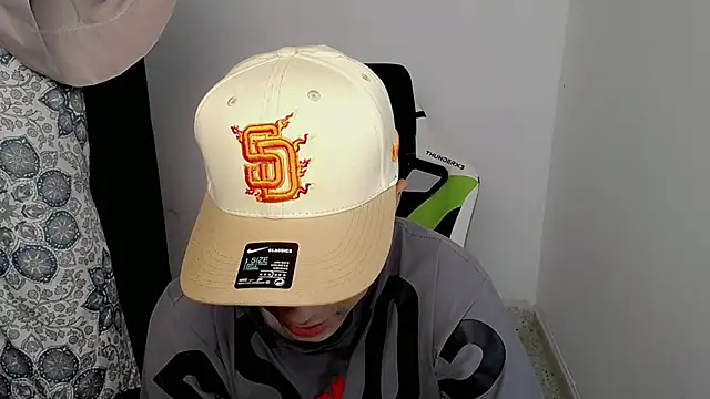 Snapshot of bby_santi chatting on March 19, 5:50 pm bby santi online show from March 19, 5:50 pm