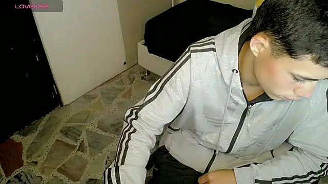 Snapshot of bby_santi chatting on October 4, 12:07 pm bby santi online show from October 4, 12:07 pm