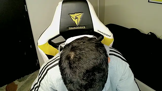 Snapshot of bby_santi chatting on October 6, 5:24 pm bby santi online show from October 6, 5:24 pm