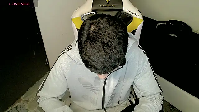 Snapshot of bby_santi chatting on October 7, 12:06 pm bby santi online show from October 7, 12:06 pm