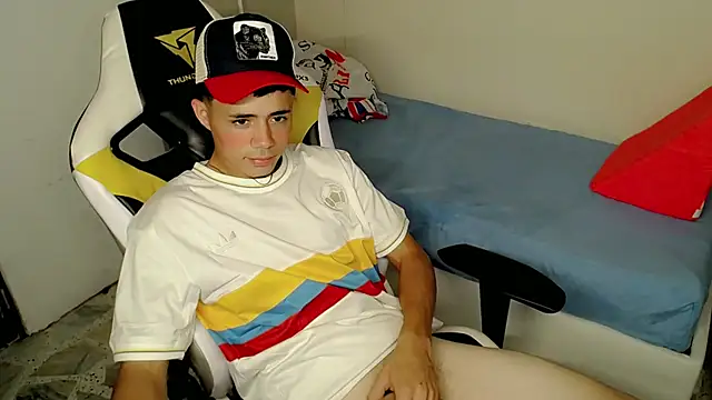 Snapshot of bby_santi chatting on October 30, 3:53 pm bby santi online show from October 30, 3:53 pm