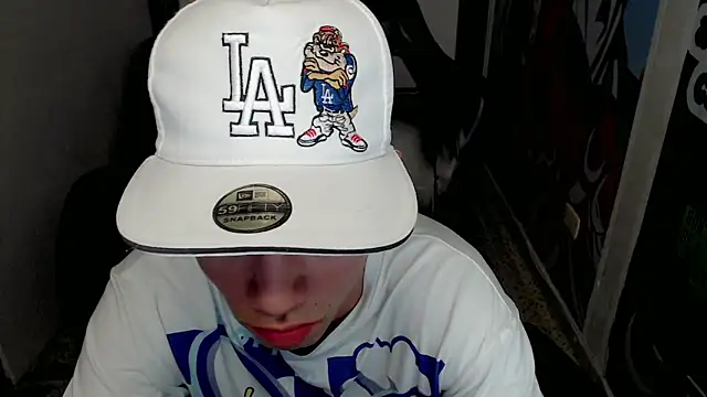 Snapshot of bby_santi chatting on February 13, 7:21 pm bby santi online show from February 13, 7:21 pm