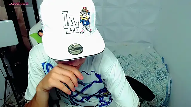 Snapshot of bby_santi chatting on December 5, 12:50 pm bby santi online show from December 5, 12:50 pm