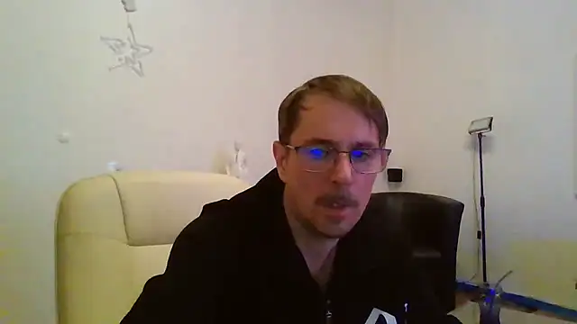 Snapshot of Minm666 chatting on December 23, 11:49 pm Minm666 online show from December 23, 11:49 pm