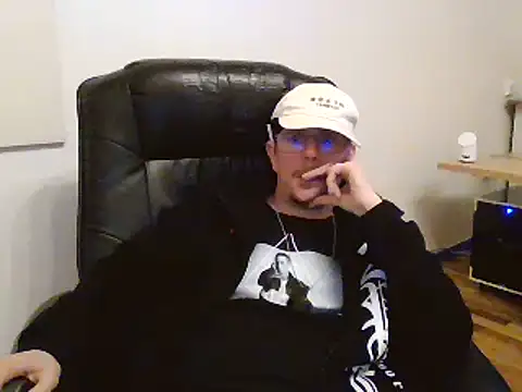 Snapshot of Minm666 chatting on December 21, 3:42 pm Minm666 online show from December 21, 3:42 pm