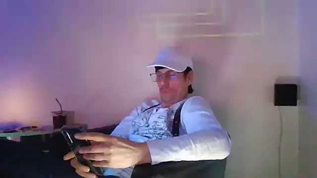 Snapshot of Minm666 chatting on February 28, 10:39 pm Minm666 online show from February 28, 10:39 pm