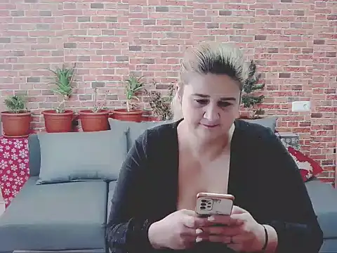 CoryMILF online show from December 12, 10:13 am