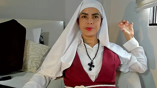 Snapshot of ClaraMariaMon chatting on June 4, 4:44 pm ClaraMariaMon online show from June 4, 4:44 pm