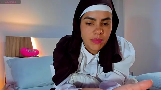 Snapshot of ClaraMariaMon chatting on March 15, 7:59 pm ClaraMariaMon online show from March 15, 7:59 pm
