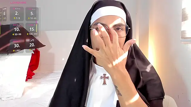 ClaraMariaMon online show from November 28, 1:11 pm