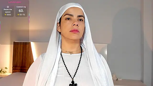 ClaraMariaMon online show from March 11, 3:50 pm