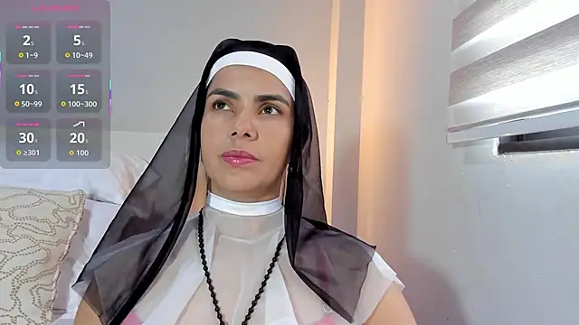 ClaraMariaMon online show from December 3, 6:18 pm