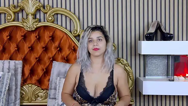 Snapshot of SweetMissXXX chatting on October 16, 6:32 am SweetMissXXX online show from October 16, 6:32 am