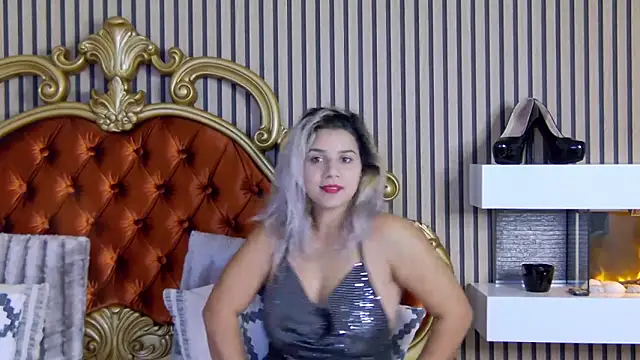 Snapshot of SweetMissXXX chatting on October 17, 6:28 am SweetMissXXX online show from October 17, 6:28 am