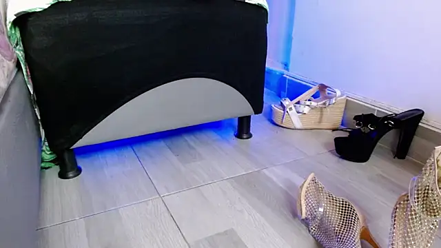 Snapshot of sara-bbc-dominant chatting on October 24, 11:04 pm sara-bbc-dominant online show from October 24, 11:04 pm