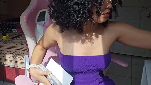 ELIZABETHFX online show from March 6, 7:21 pm