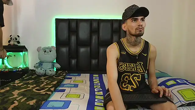 Brutal Sex Fucking online show from March 20, 9:05 pm