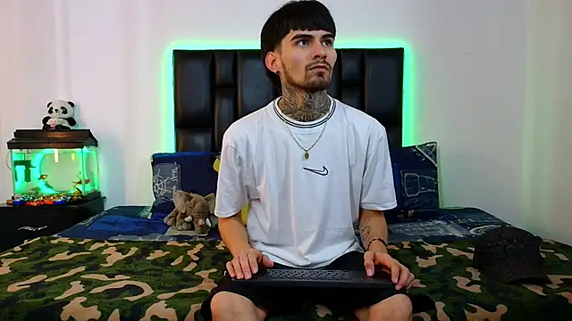 Brutal Sex Fucking online show from February 27, 7:14 pm