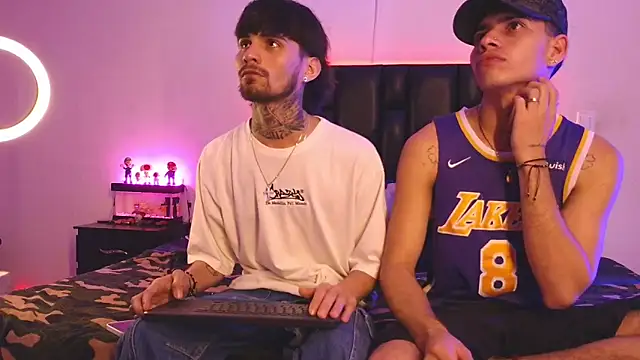 Snapshot of Brutal_Sex_Fucking chatting on November 6, 6:17 am Brutal Sex Fucking online show from November 6, 6:17 am