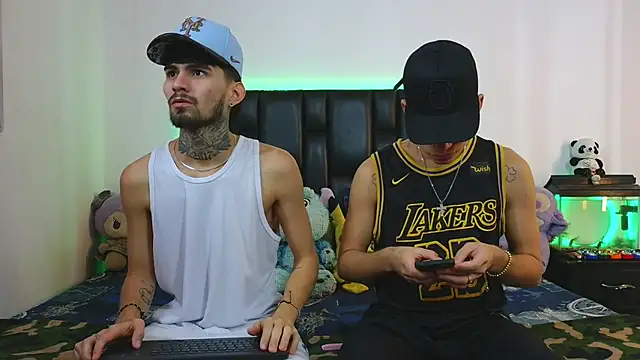 Brutal Sex Fucking online show from April 22, 11:55 pm