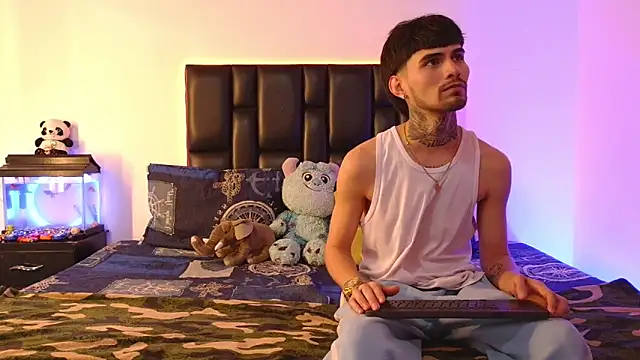 Brutal Sex Fucking online show from February 21, 9:06 pm